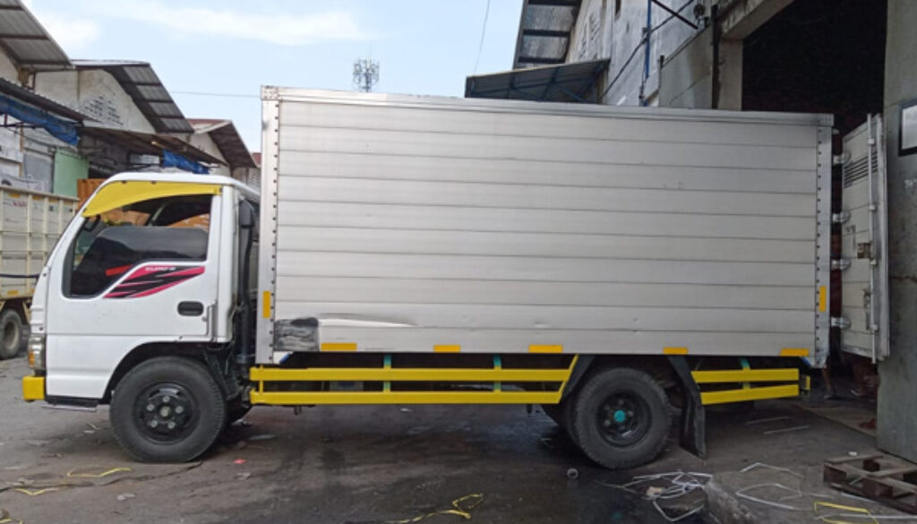 unit sewa mobil box jakarta (5)